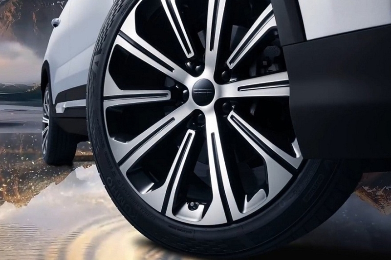 Обновлённый Geely Okavango приготовился к премьере: кроссовер объявлен следующим поколением