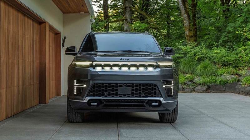 Обновлённый Jeep Grand Wagoneer: без хрома, без V8, но с мощной гибридной версией