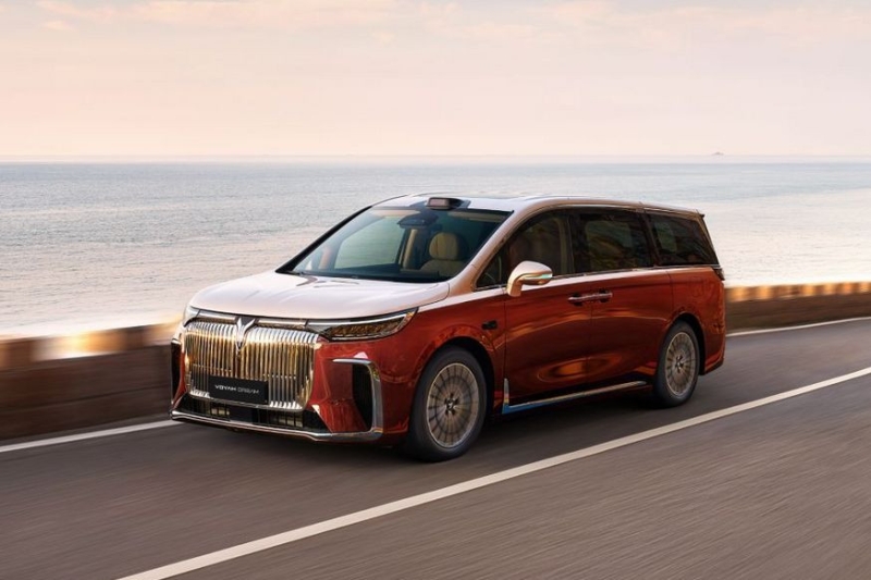 Обновлённый минивэн Voyah Dream едет в Россию: дополнение, а не замена