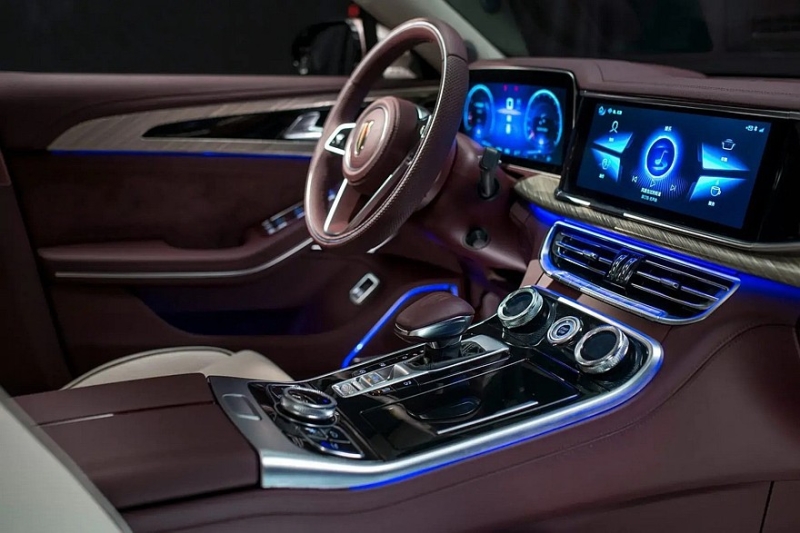 Обновлённый седан Hongqi H9 появился в России: V6 и полный привод