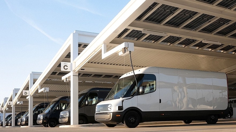 Плохие дела у Rivian: сокращения рабочих и очень туманные перспективы