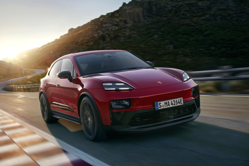 Porsche Macan EV обзавёлся драйверской версией GTS: заниженная подвеска и яркий декор