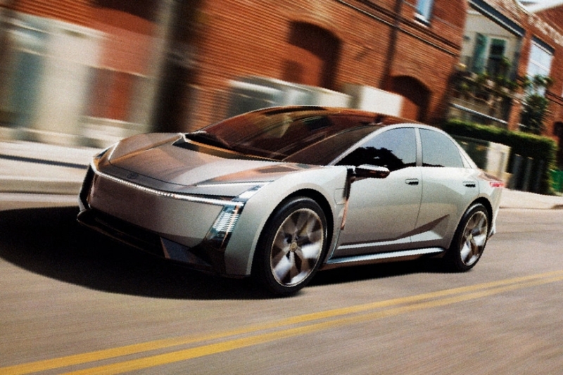 Премьеры Toyota: будущая Corolla, внедорожное купе Century и шестиколёсный минивэн Lexus LS