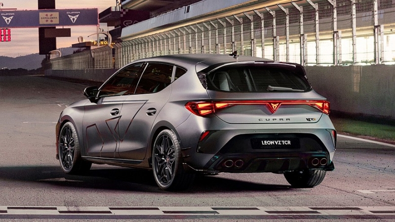 Cupra Leon обзавёлся самыми мощными переднеприводными версиями VZ и VZ TCR