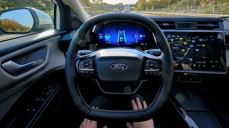 Ford Puma Gen-E получил пару обновок к 2026 году — автопилот и увеличенный запас хода