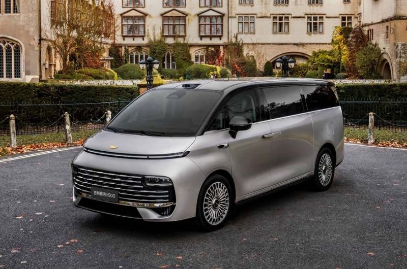 Geely Galaxy V900 готовится к старту продаж: минивэн уже установил необычный рекорд