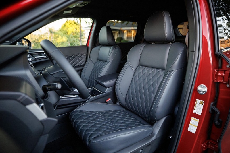 Не заморачивались: представлен Nissan Rogue PHEV, он же чуть переделанный Mitsubishi Outlander