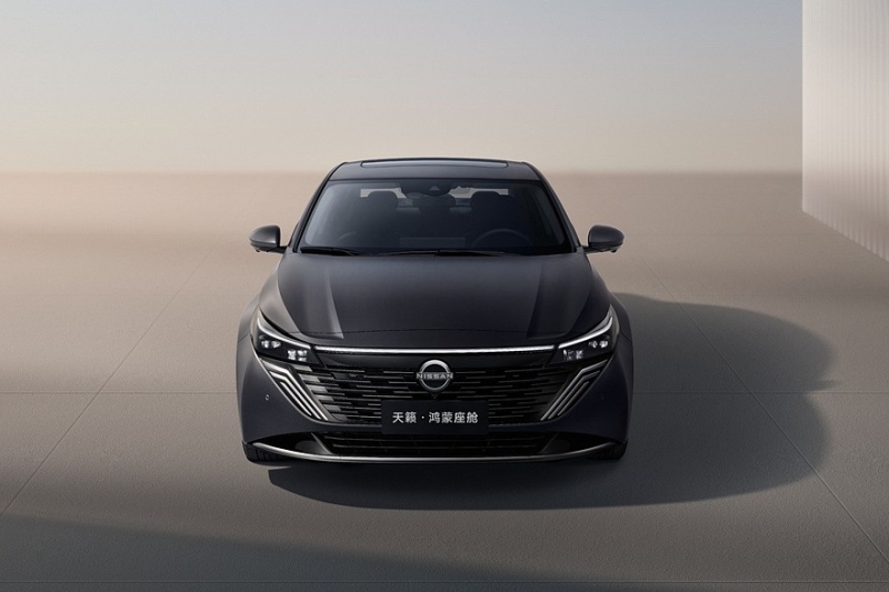 Nissan Teana выходит на рынок: новый дизайн и старые моторы