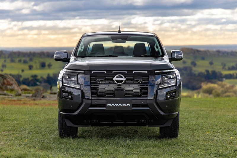 Новый пикап Nissan Navara на базе Mitsubishi L200: топовый дизель и только полный привод