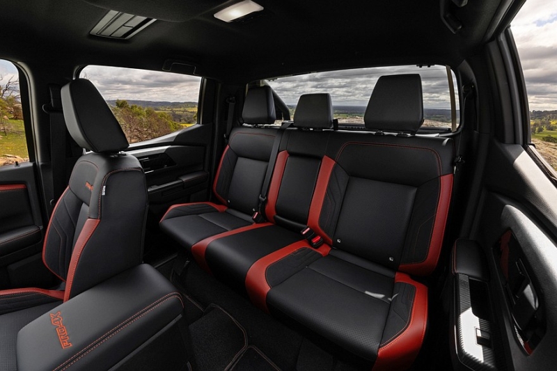 Новый пикап Nissan Navara на базе Mitsubishi L200: топовый дизель и только полный привод