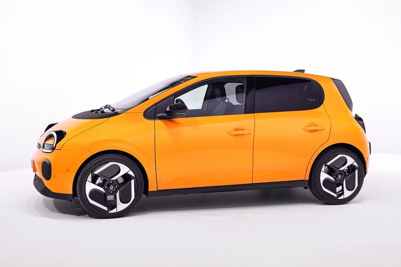 Новый Renault Twingo полностью рассекречен: дёшево, весело, но недалеко (до 263 км)