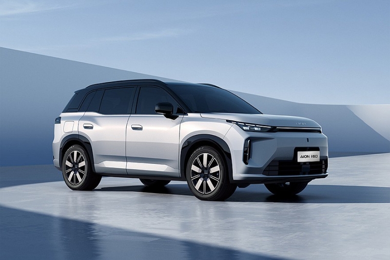 Представлен кроссовер GAC Aion i60: пока дороже брата от Toyota