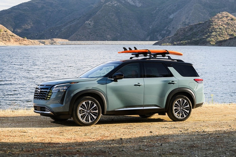 Представлен рестайлинговый Nissan Pathfinder: улучшенное оснащение и старый мотор