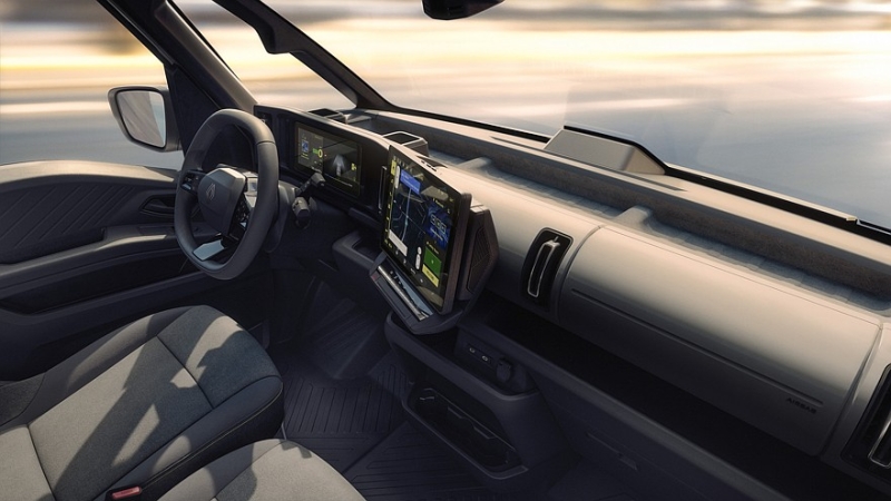 Renault показал серийную версию нового фургона Trafic E-Tech