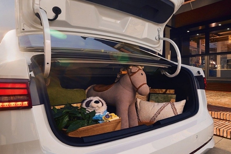 Седан Volkswagen Lavida Pro, аналог Jetta: два варианта дизайна, два мотора и скидки