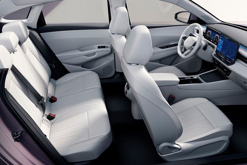 Седан Volkswagen Lavida Pro, аналог Jetta: два варианта дизайна, два мотора и скидки