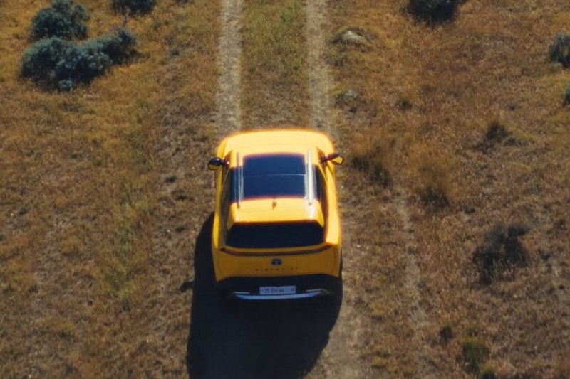 Серийный кроссовер Tata Sierra: трёхэкранное табло и несколько вариантов начинки