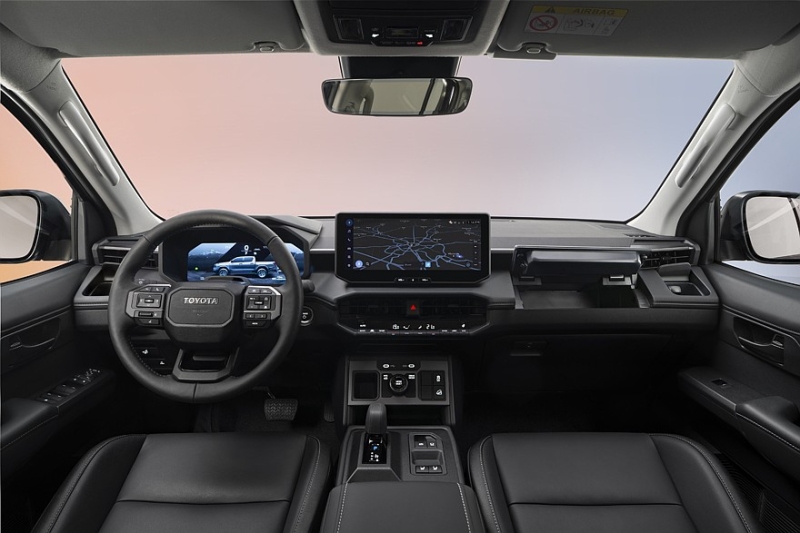 Toyota Hilux сменил поколение: интерьер в стиле Land Cruiser Prado и разнообразная техника