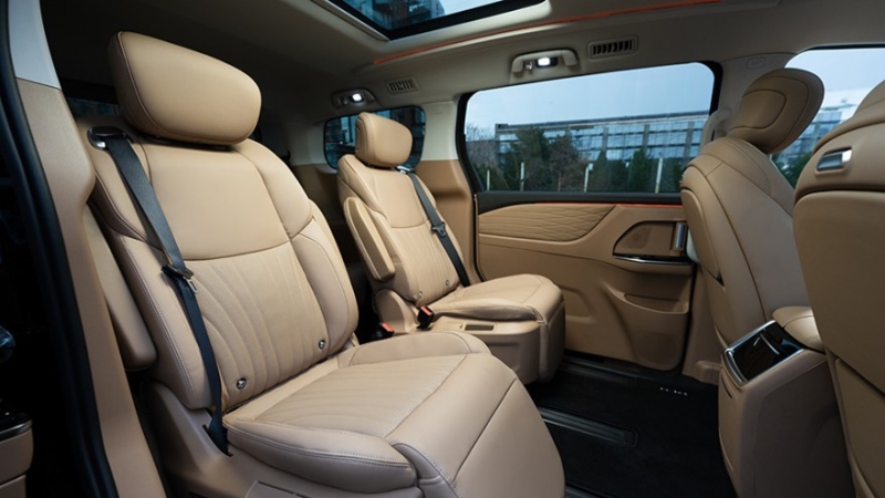 Минивэн JAC RF8 вышел на российский рынок: цена и список оборудования