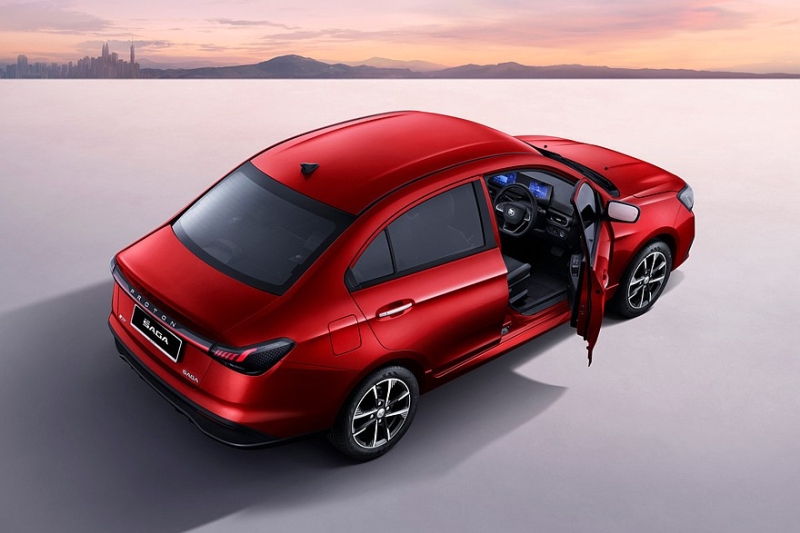 Новый седан Proton Saga: теперь без механики, а в базе – сенсорный пульт вместо мультимедиа