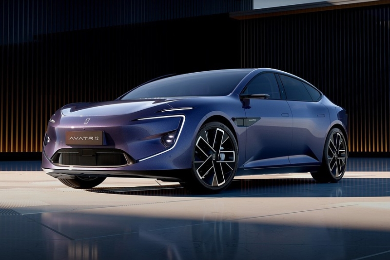 Роскошный седан Avatr 12 стартует в России: комплектации и цены