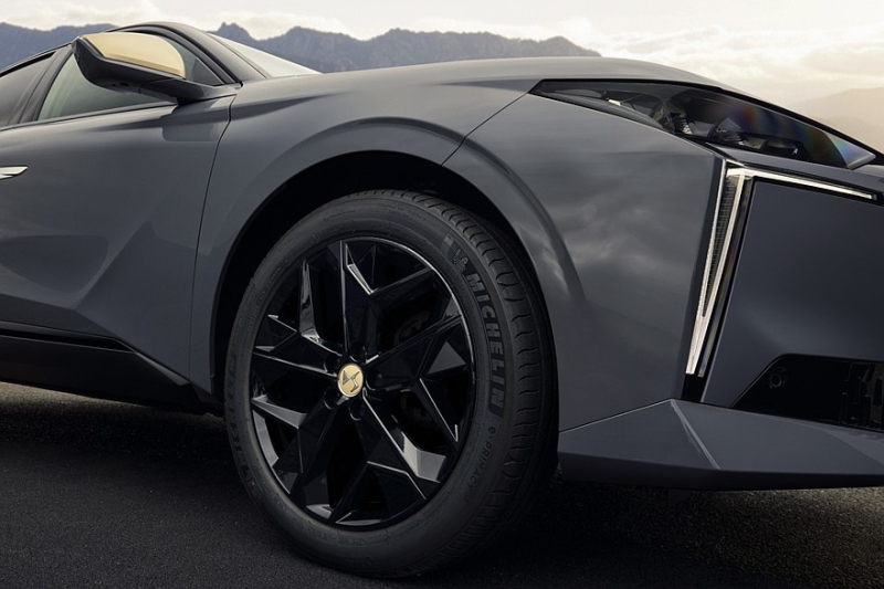 Теряющие покупателей DS 3, DS №4 и DS 7 обзавелись спецверсией Performance Line, цены известны