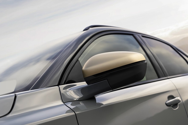 Теряющие покупателей DS 3, DS №4 и DS 7 обзавелись спецверсией Performance Line, цены известны