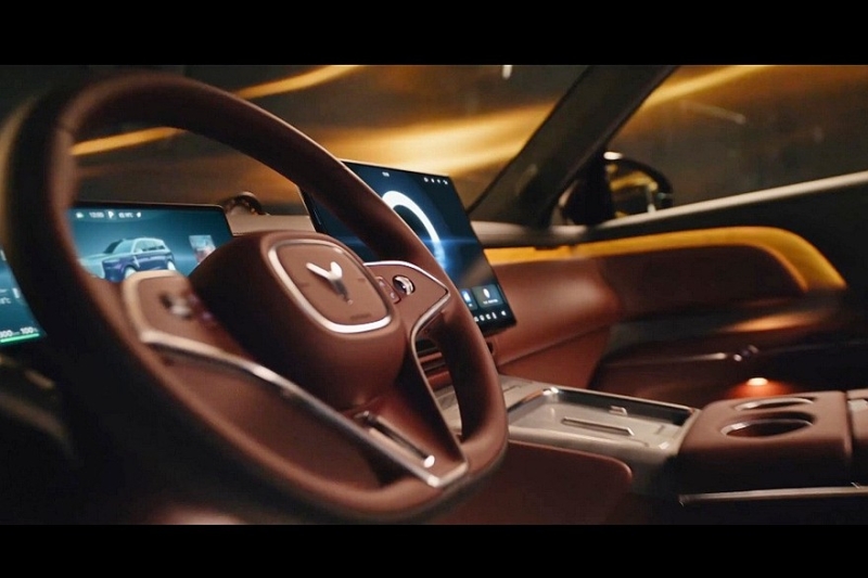 Dongfeng полностью раскрыл интерьер кроссовера Voyah Taishan, который привезут в Россию