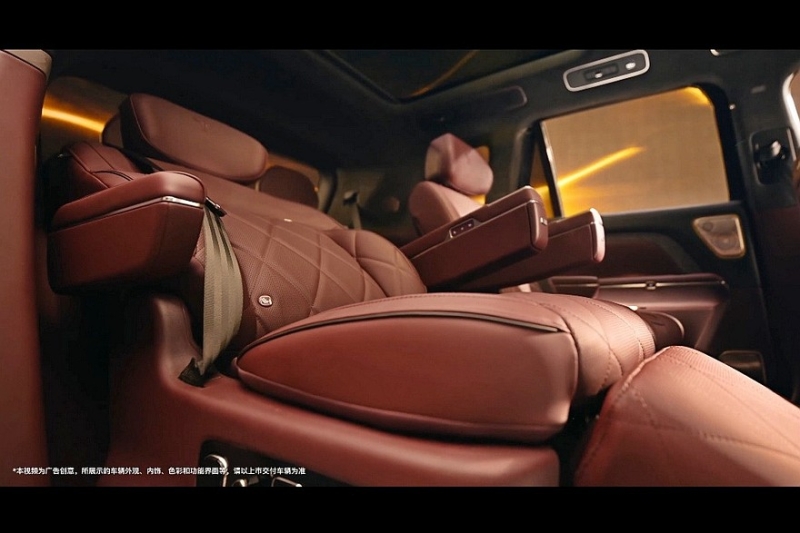 Dongfeng полностью раскрыл интерьер кроссовера Voyah Taishan, который привезут в Россию