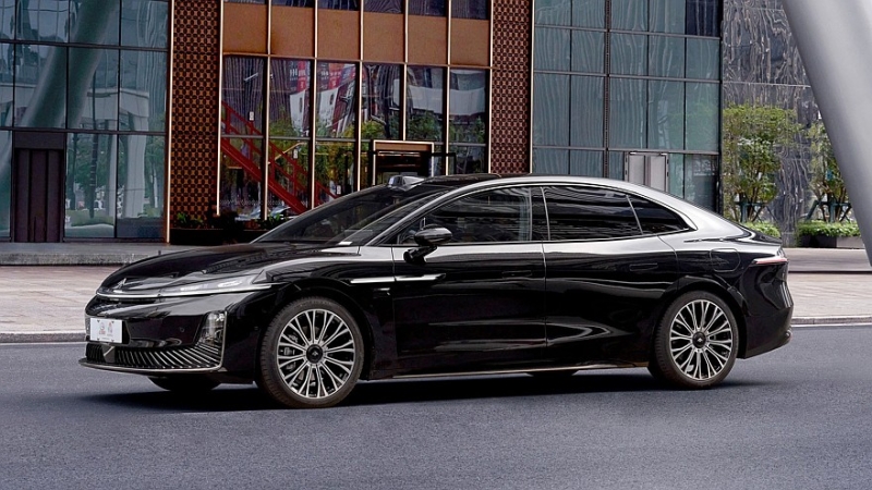 Флагманский седан Hyptec A800 от GAC готовится к премьере, раскрыт дизайн интерьера