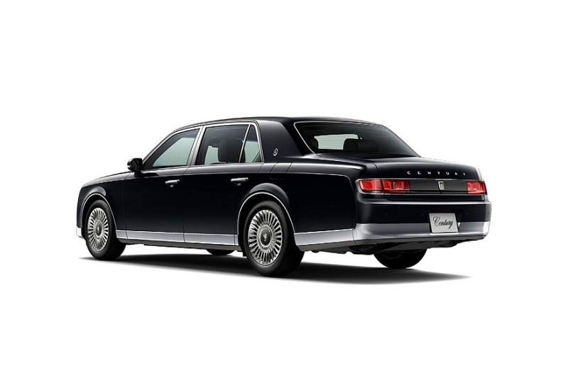 Представительский седан Toyota Century: скромные обновки и нескромное подорожание